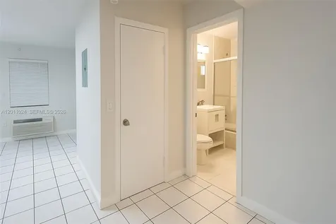 3270 W Trade Avenue Miami FL 33133