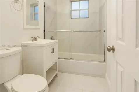 3270 W Trade Avenue Miami FL 33133