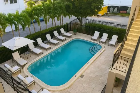 3270 W Trade Avenue Miami FL 33133