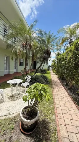 8600 Byron Avenue Miami Beach FL 33141