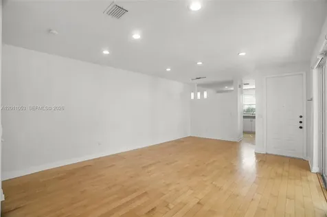 1640 Weeping Willow Way Hollywood FL 33019