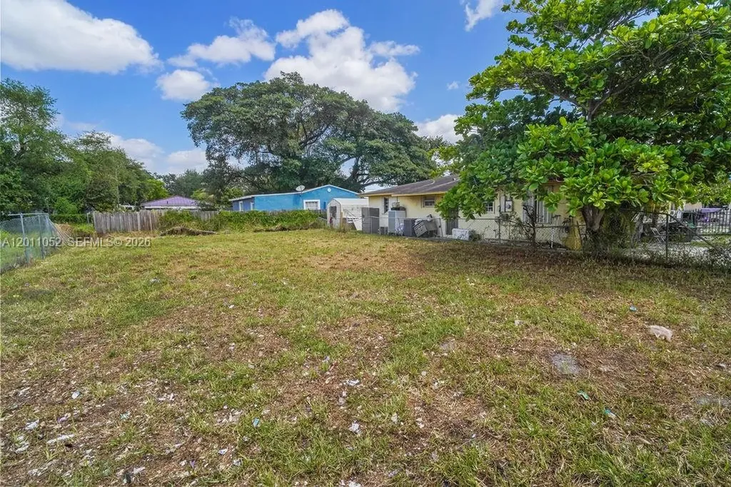 2455 NW 55th Street Miami FL 33142