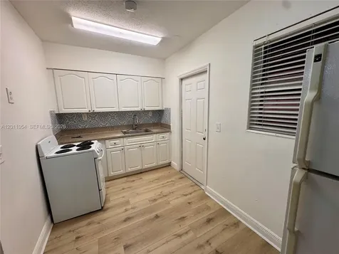 2240 NE 171st Street North Miami Beach FL 33160