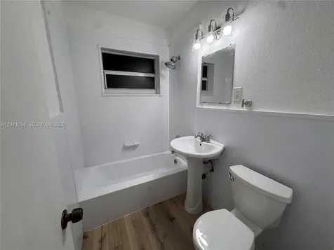 2240 NE 171st Street North Miami Beach FL 33160