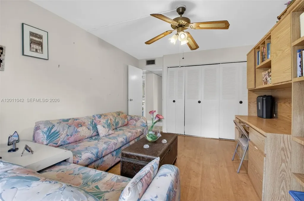 537 Brittany L Delray Beach FL 33446