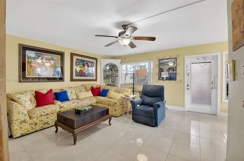 537 Brittany L Delray Beach FL 33446
