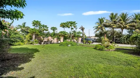 15550 NW 122nd Avenue Hialeah FL 33018