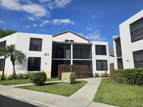 211 Lake Pointe Drive Oakland Park FL 33309