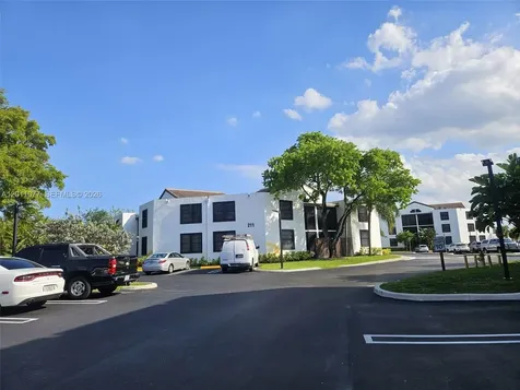 211 Lake Pointe Drive Oakland Park FL 33309