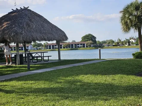 211 Lake Pointe Drive Oakland Park FL 33309