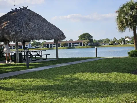 211 Lake Pointe Drive Oakland Park FL 33309