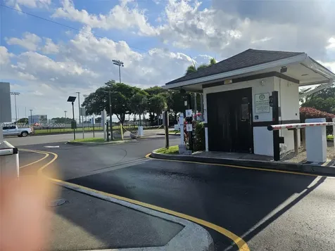 211 Lake Pointe Drive Oakland Park FL 33309