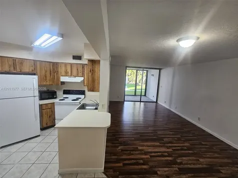 211 Lake Pointe Drive Oakland Park FL 33309
