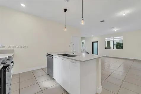 4612 NW 83rd Avenue Doral FL 33166
