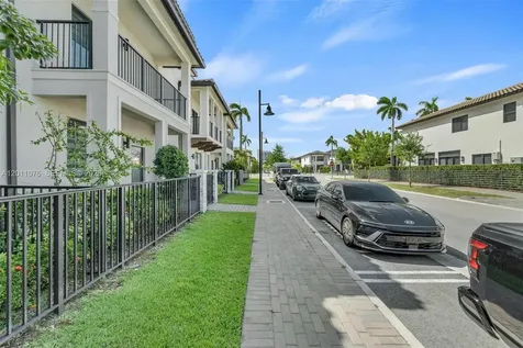 4612 NW 83rd Avenue Doral FL 33166
