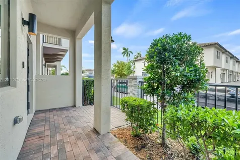 4612 NW 83rd Avenue Doral FL 33166