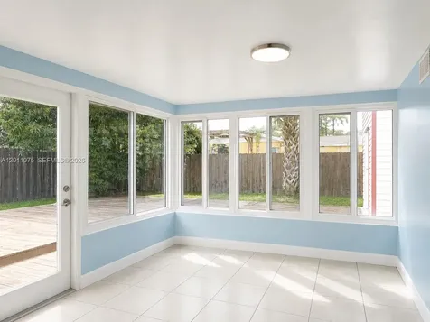 730 N 73rd Avenue Hollywood FL 33024