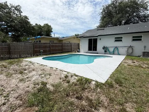 5147 Lake Nina Drive Orlando FL 32810