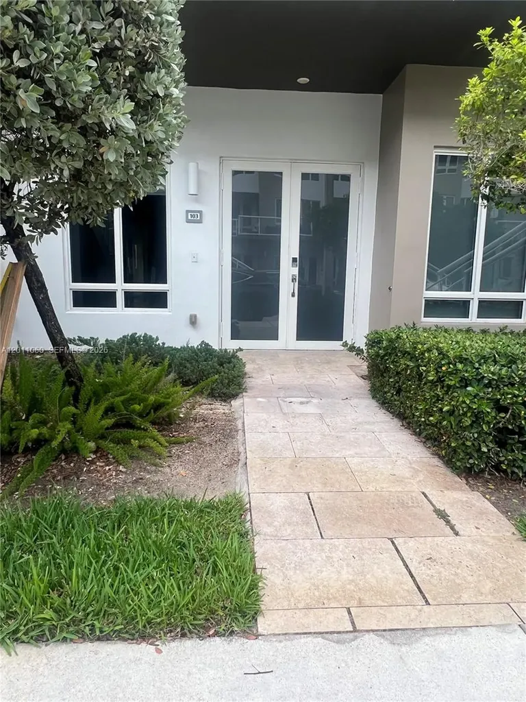10245 NW 63rd Terrace Doral FL 33178
