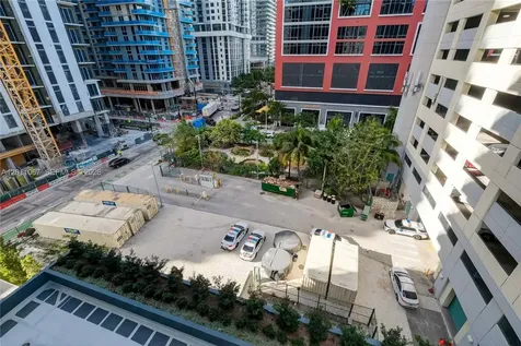 121 NE 5th Street Miami FL 33132