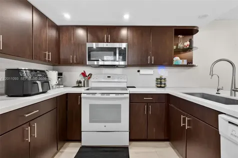10845 NW 7th Street Miami FL 33172