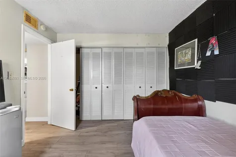 10845 NW 7th Street Miami FL 33172