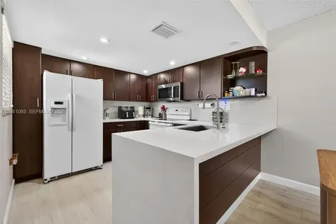 10845 NW 7th Street Miami FL 33172