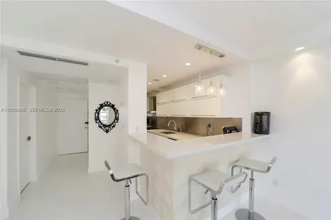 100 Lincoln Road Miami Beach FL 33139
