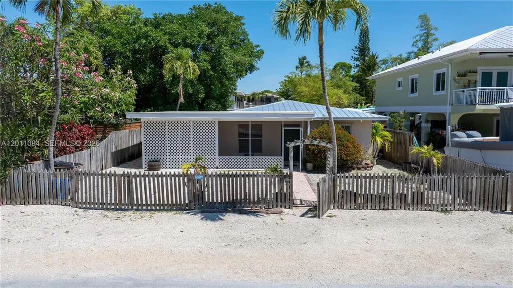 56 SE Marlin Avenue Key Largo FL 33037