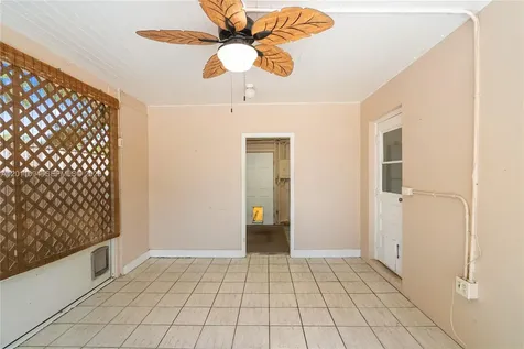 56 SE Marlin Avenue Key Largo FL 33037
