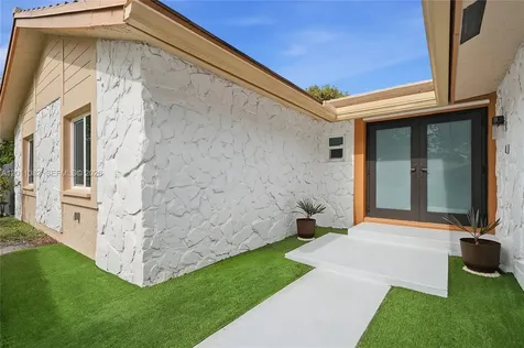 20102 NW 62nd Avenue Hialeah FL 33015