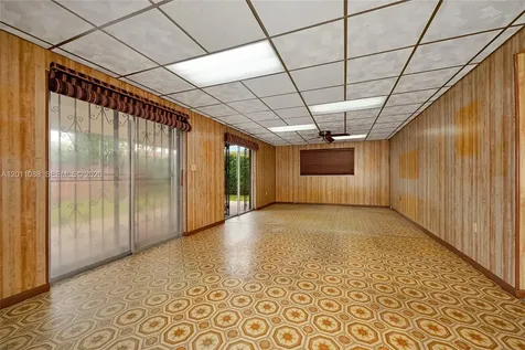 8415 SW 44th Street Miami FL 33155