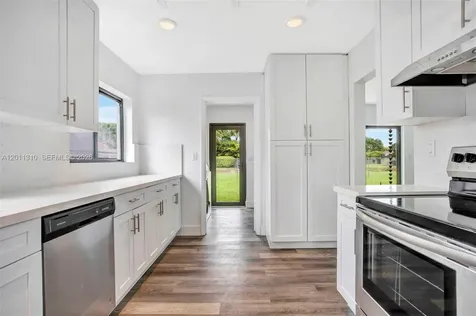 8931 SW 182nd Terrace Palmetto Bay FL 33157
