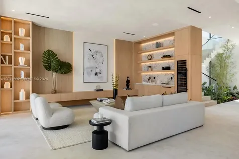 2006 NE 124th Street North Miami FL 33181