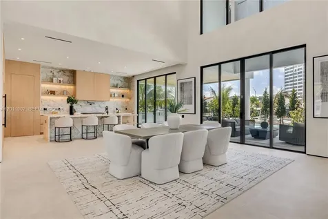 2006 NE 124th Street North Miami FL 33181