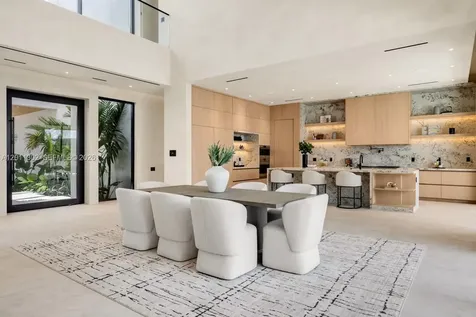 2006 NE 124th Street North Miami FL 33181