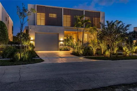 2006 NE 124th Street North Miami FL 33181