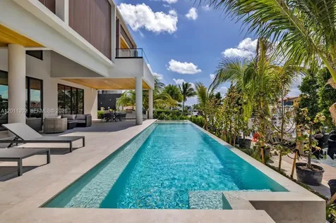 2006 NE 124th Street North Miami FL 33181