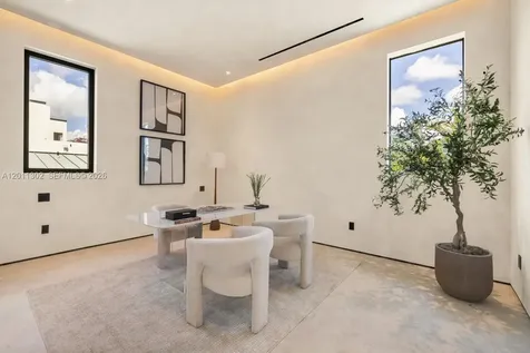 2006 NE 124th Street North Miami FL 33181
