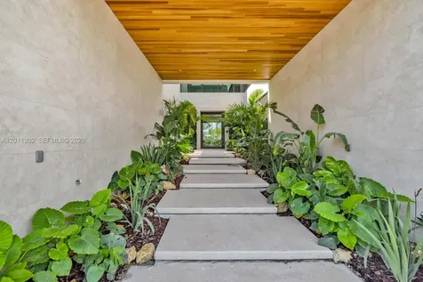 2006 NE 124th Street North Miami FL 33181