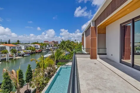 2006 NE 124th Street North Miami FL 33181