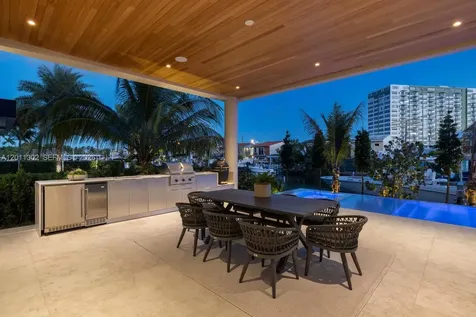 2006 NE 124th Street North Miami FL 33181