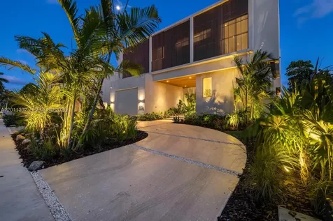 2006 NE 124th Street North Miami FL 33181