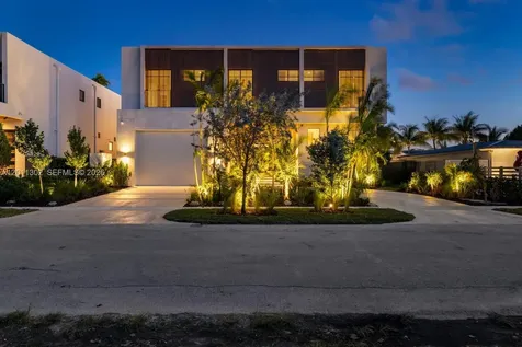 2006 NE 124th Street North Miami FL 33181