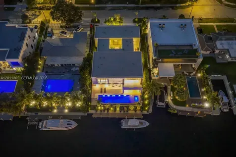 2006 NE 124th Street North Miami FL 33181