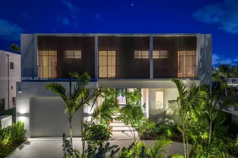 2006 NE 124th Street North Miami FL 33181