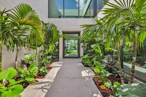 2006 NE 124th Street North Miami FL 33181
