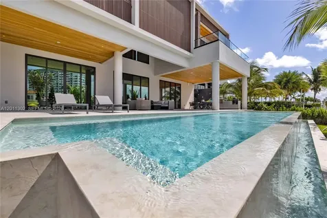 2006 NE 124th Street North Miami FL 33181