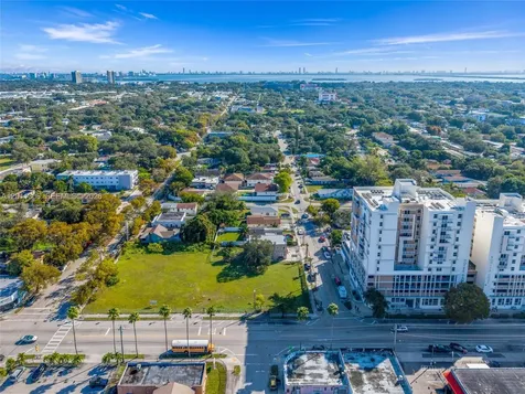 193 NW 58th Street Miami FL 33127