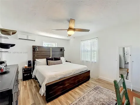 800 NW 17th Terrace Pompano Beach FL 33069